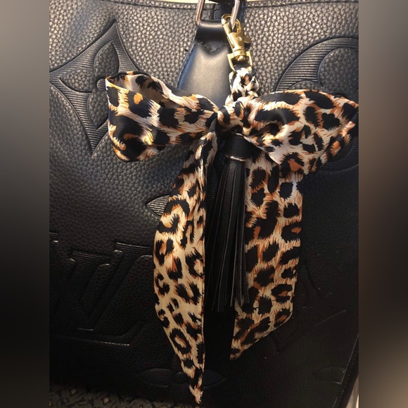 🖤Leopard Print Bow with Tassel - Picture 2 of 4